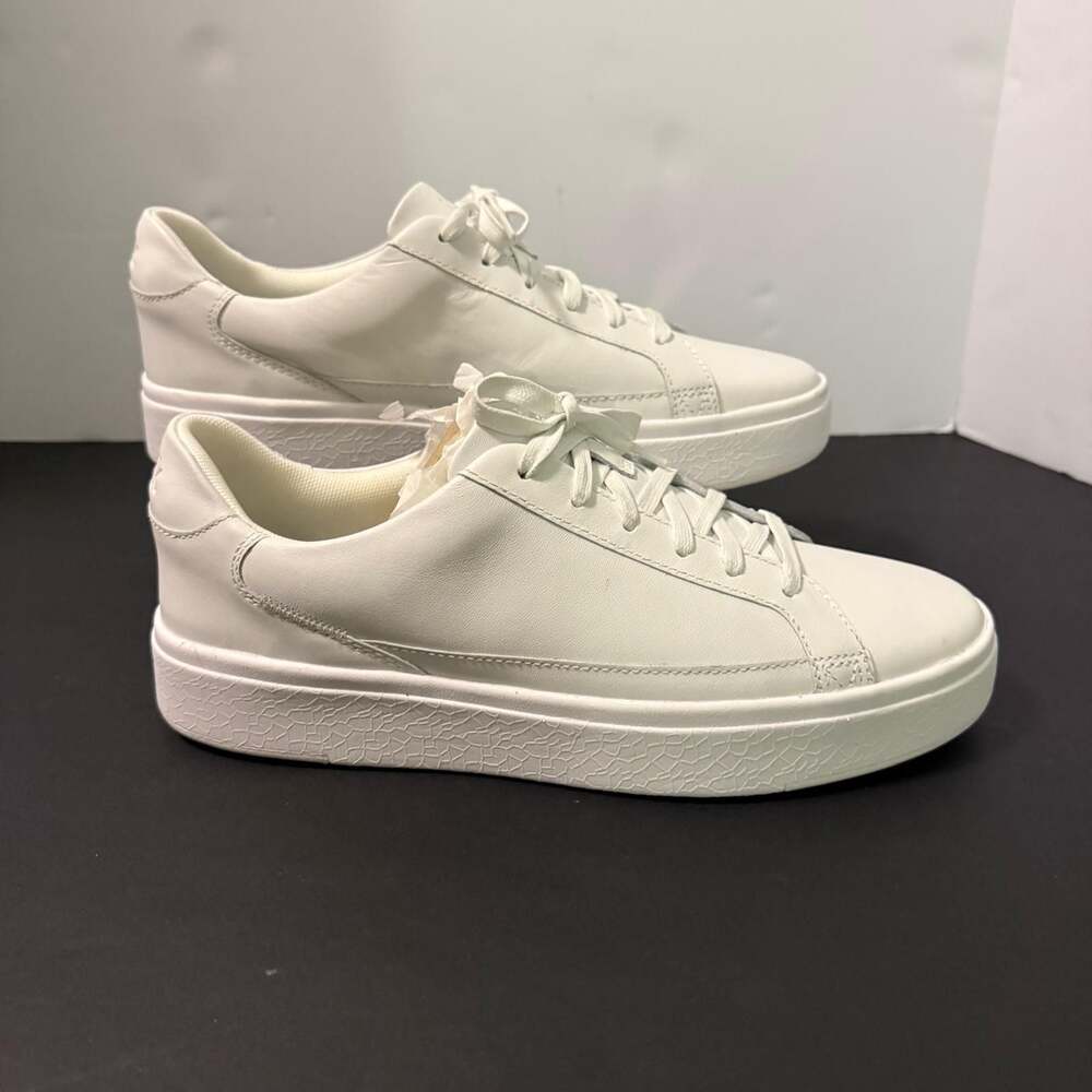 Kizik‎ Men's 8.5 / Women's 10 White Leather Hands-Free Sneakers